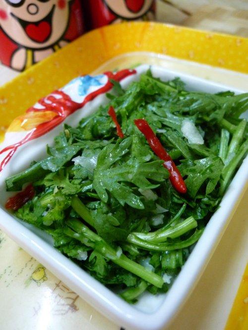 生拌茼蒿的做法